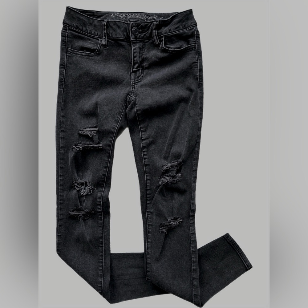 American Eagle Outfitters Black Ripped Skinny Jeans (Size 0)